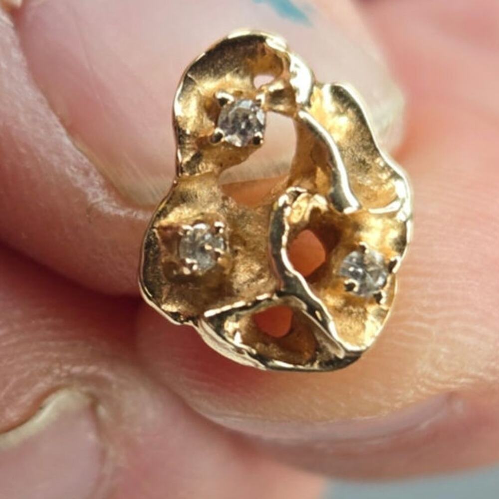 Vintage Italian 14K Yellow Gold Floral Cluster Stud Earring with 1/20 CTW Diamon